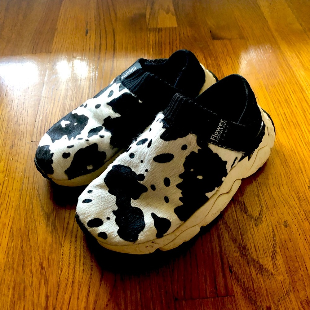 Flower Mountain Camp Cow Sneakers